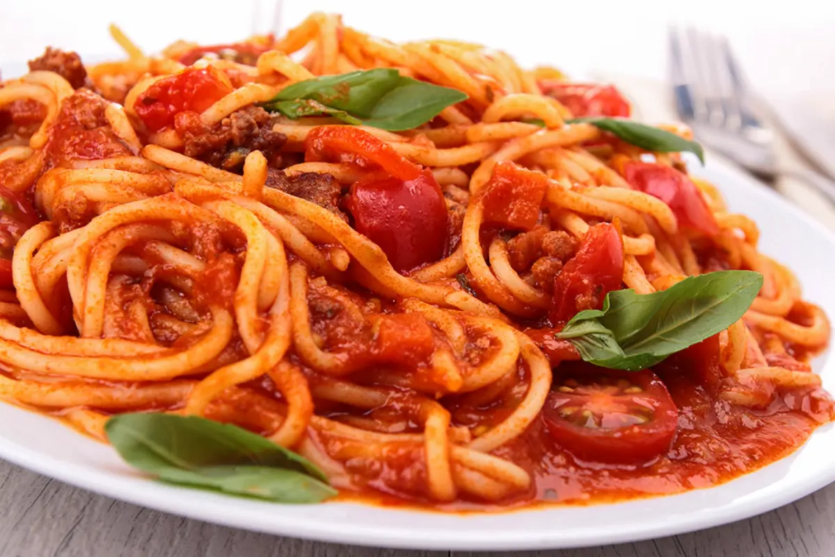 Macarrão ao Molho Sugo